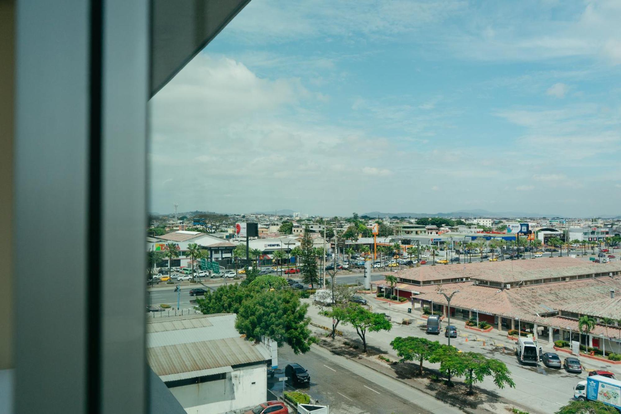 Holiday Inn Guayaquil Airport, An Ihg Hotel Exterior photo